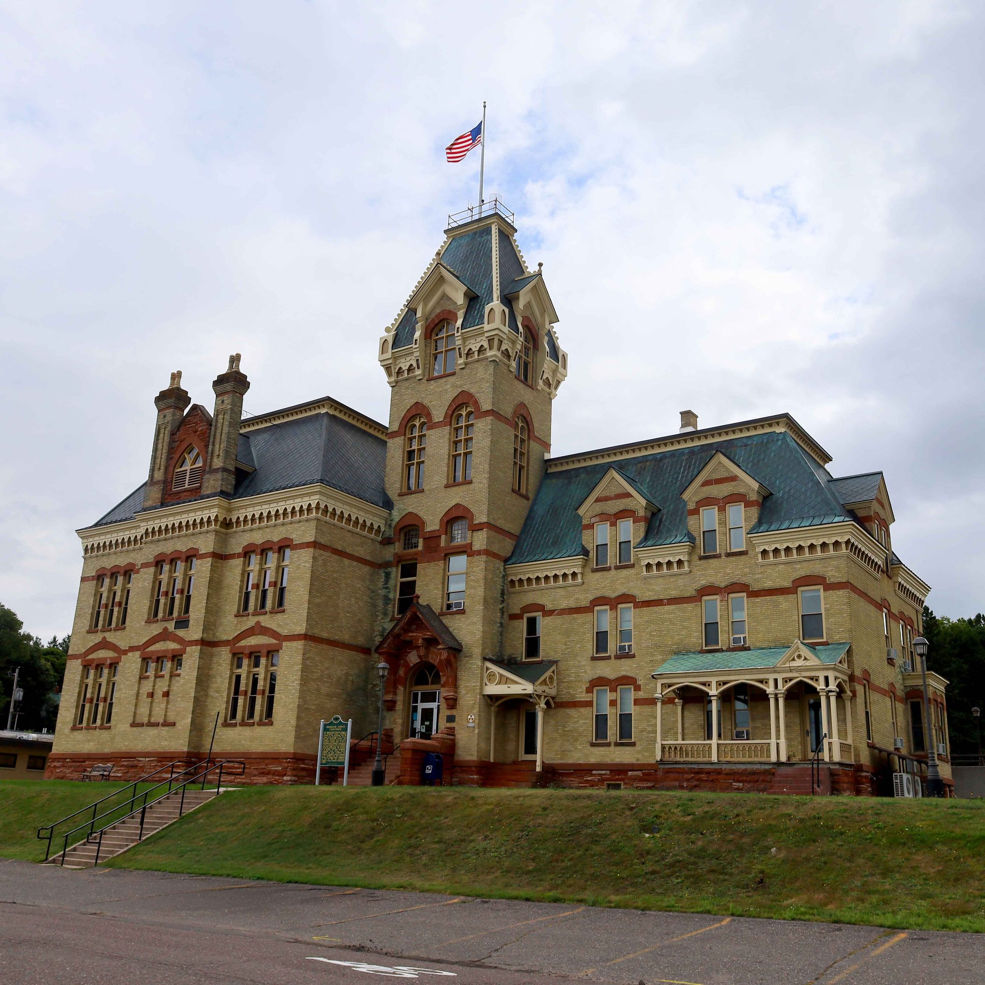 Court House 1x1
